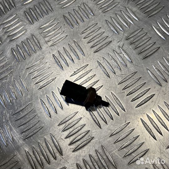 Датчик температуры жидкости Renault Logan