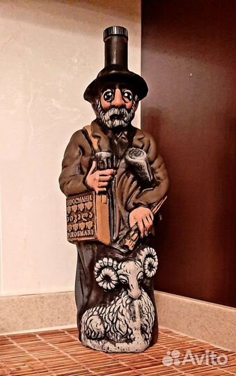 Бутылка керамическая Никала Пиросмани