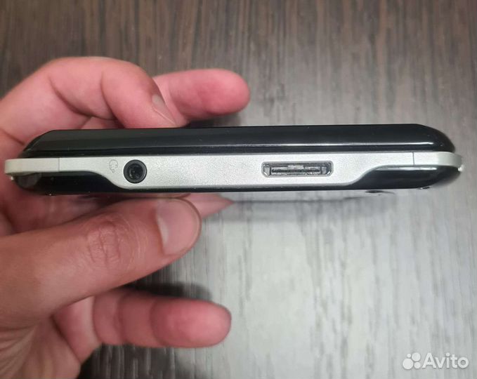 Sony PSP GO + набор аксессуаров