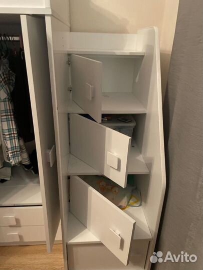 Кровать чердак со столом и шкафом