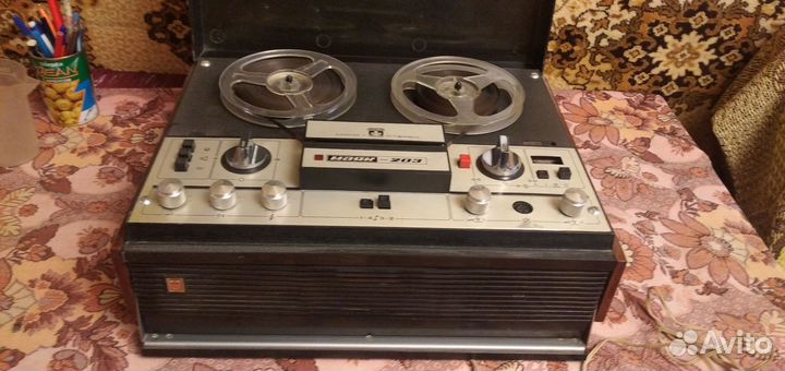 Катушечный магнитофон маяк 203