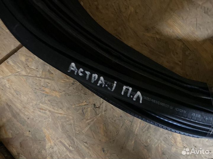 Уплотнитель дверей Опель Астра j 5 д
