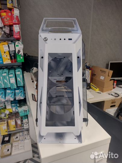 Игровой компьютерный корпус белый