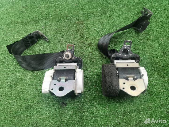 Ремень безопасности задний Ford Fiesta MK6 1.4