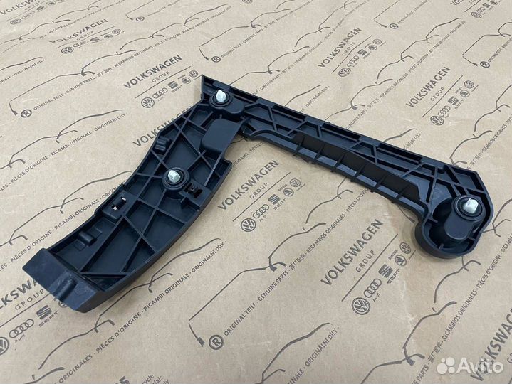 Кронштейн крепления бампера заднего 8W5807454A Audi A4 B9 2.0 Бензин