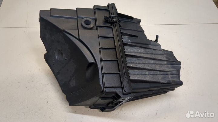 Корпус воздушного фильтра Volkswagen Transporter 5