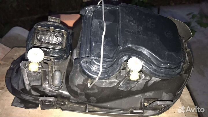 Фара левая golf 4 hella
