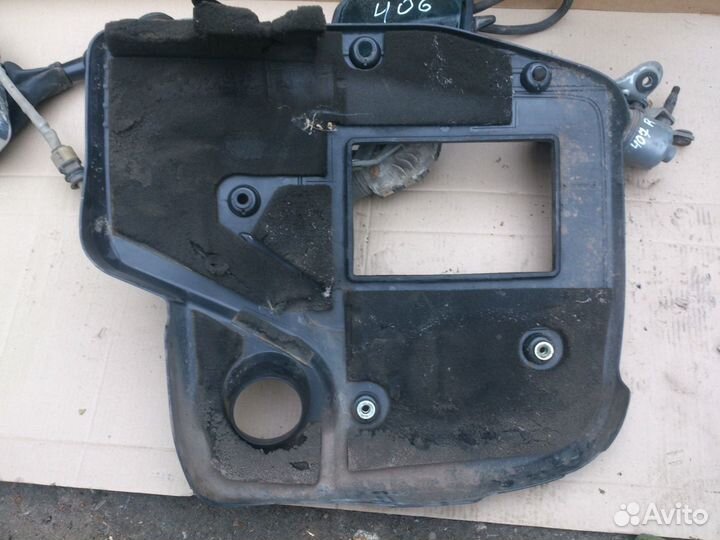 Nissan Patrol Y61 крышка двигателя zd30