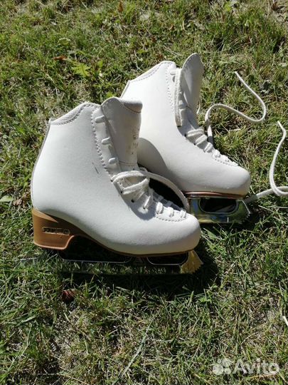 Фигурные коньки edea 200
