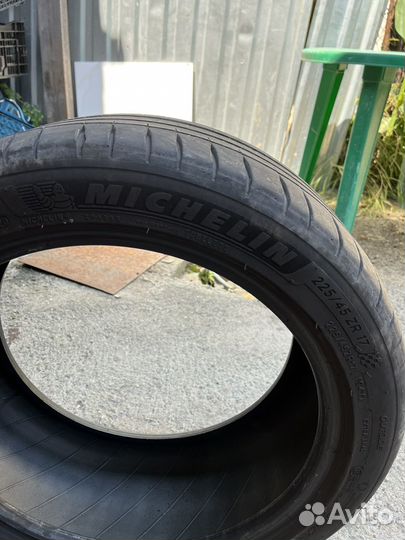 Michelin Pilot Sport 4 225/45 R17