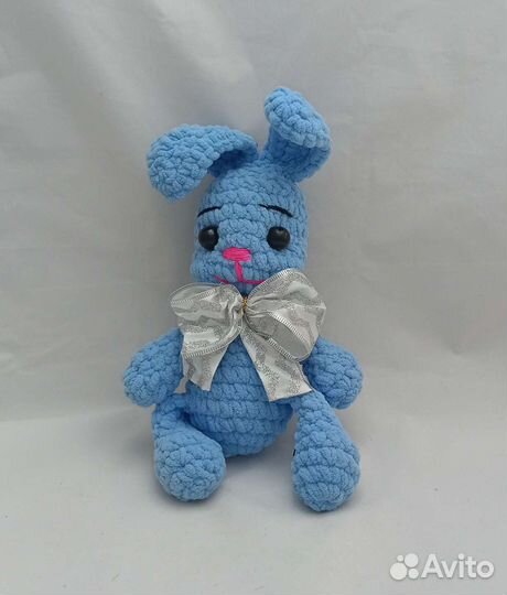 Вязаный зайчик из плюшевой пряжи