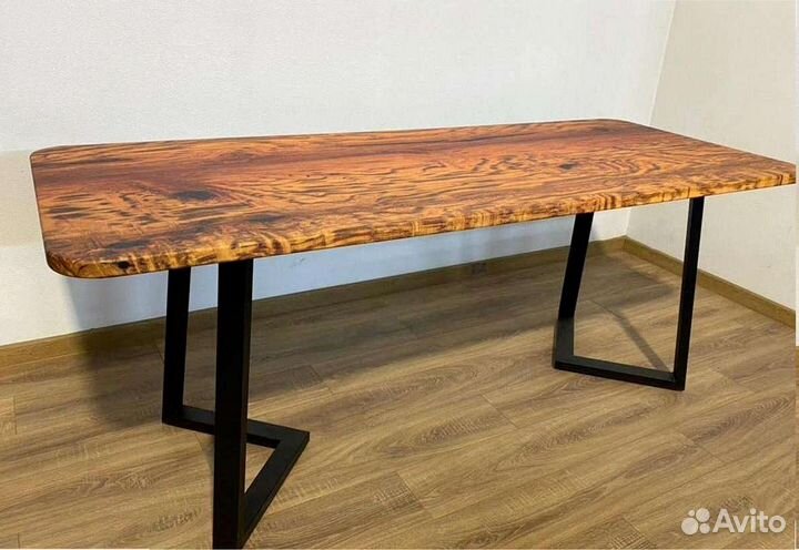 Компьютерный стол 'Slight Manner'