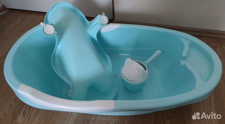 Ванночка для купания с горкой