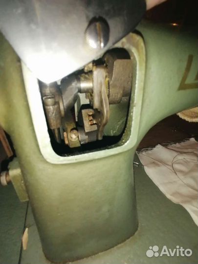 Швейная машина LADA 122 ножная