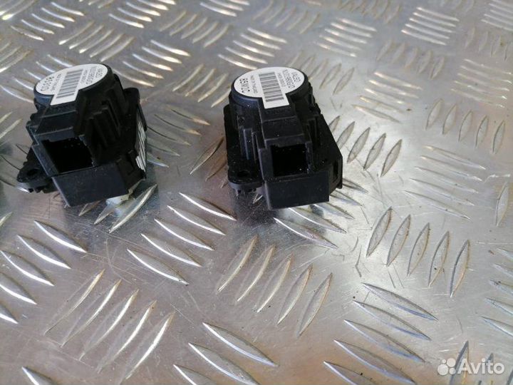 Моторчики приводов заслонок печки Renault Megane 2