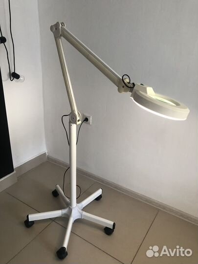 Лампа лупа напольная