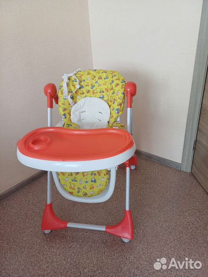 Стульчик для кормления малыша