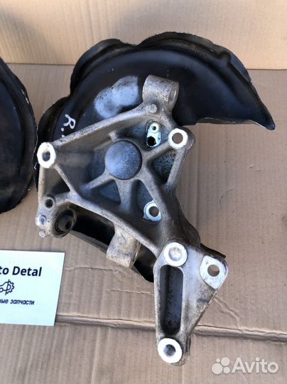 Кулак поворотный задний Passat