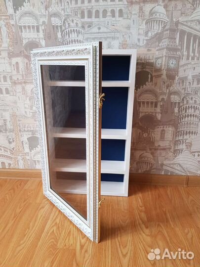 Витрина для солдатиков, кукол, супергероев