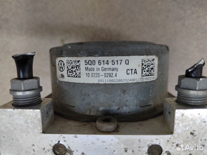 Блок ABS Skoda Octavia A7 5Q0907379R