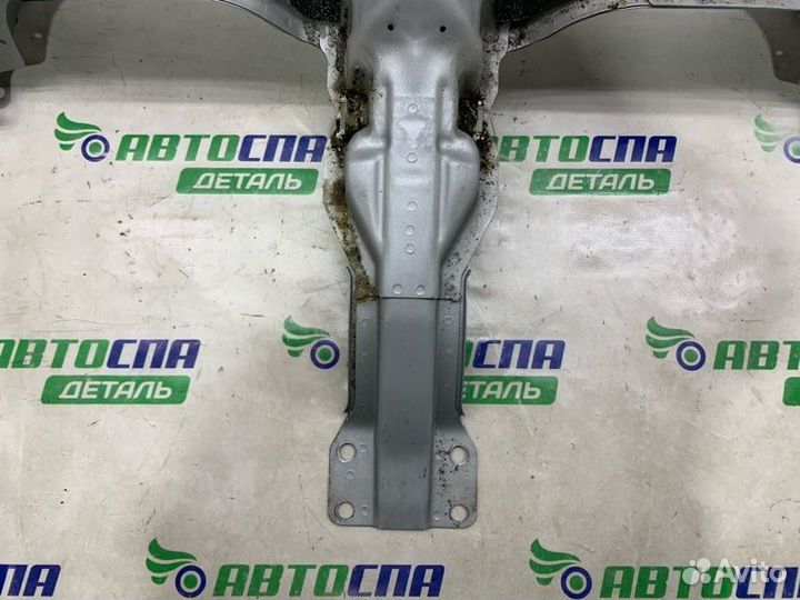 Кронштейн задний Mercedes Benz Gl-Class X164