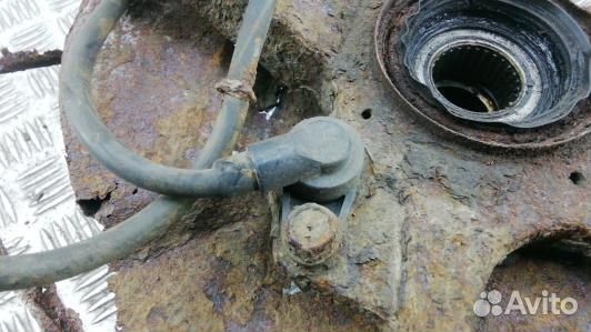 Ступица передняя левая mitsubishi pajero sport 1