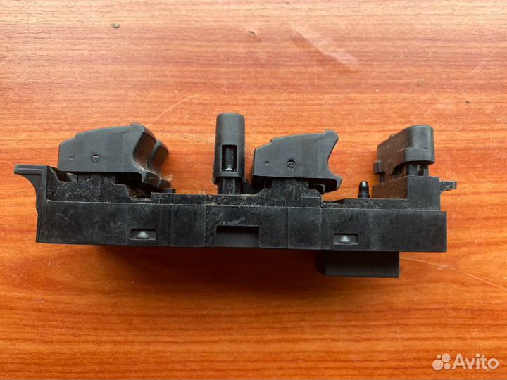 Кнопка стеклоподъемника Vw Passat B5+ универсал