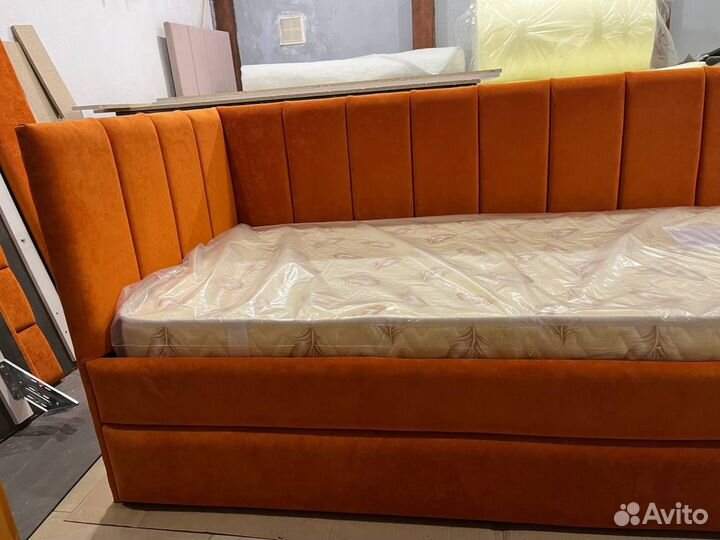 Мягкая кровать Викки с ящиком