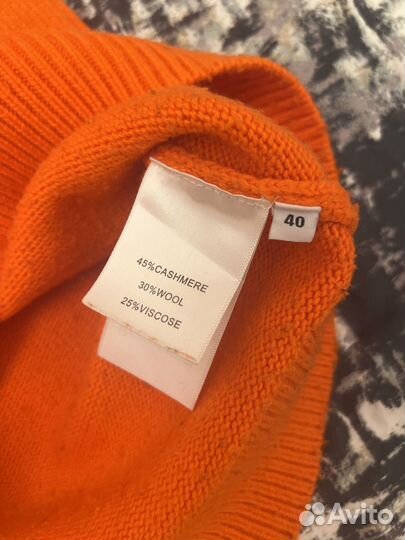 Свитер женский