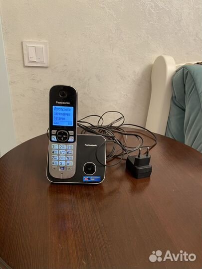 Panasonic телефон с базой