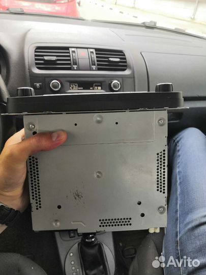 Продам магнитола для skoda fabia2, оригинал delphi