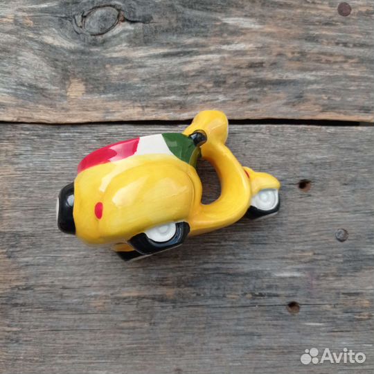 Керамический декор итальянский мотороллер