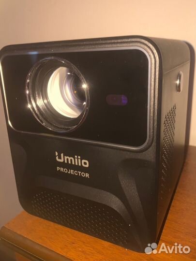 Проектор umiio