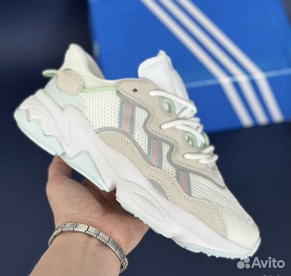 Кроссовки adidas ozweego