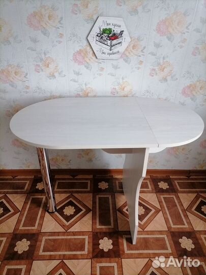 Кухонный стол