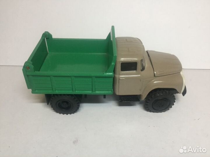 М 1:43. Модель самосвала ммз 4502 на шасси ЗИЛ 130