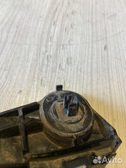 Кронштейн бампера передний левый Toyota Rav 4