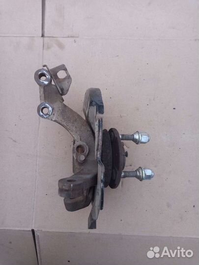 Поворотный кулак правая под датчик abc hyundai sol