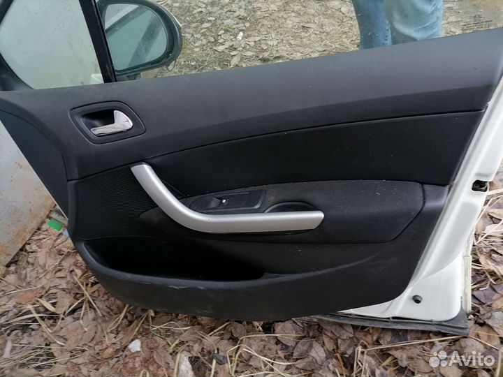 Дверь peugeot 308