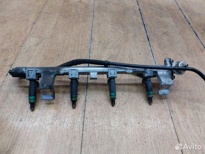 Топливная рампа Ford Fusion fyja 2002