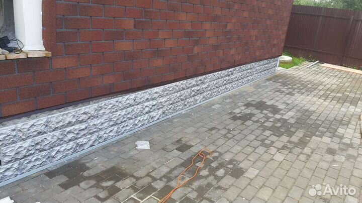 Бригада строителей