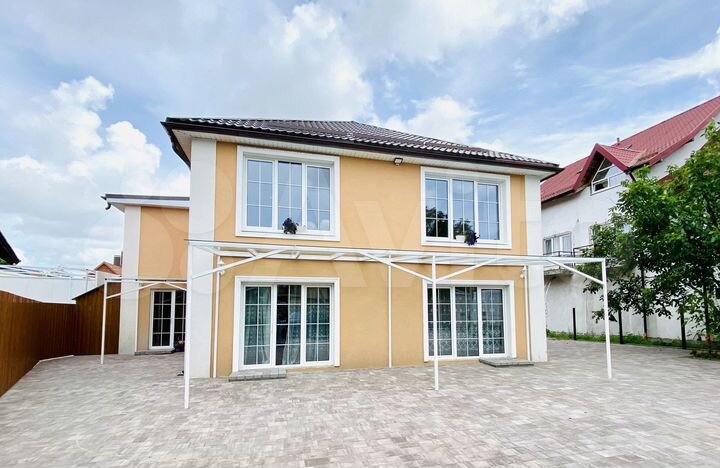 Дом 210 м² на участке 10 сот.