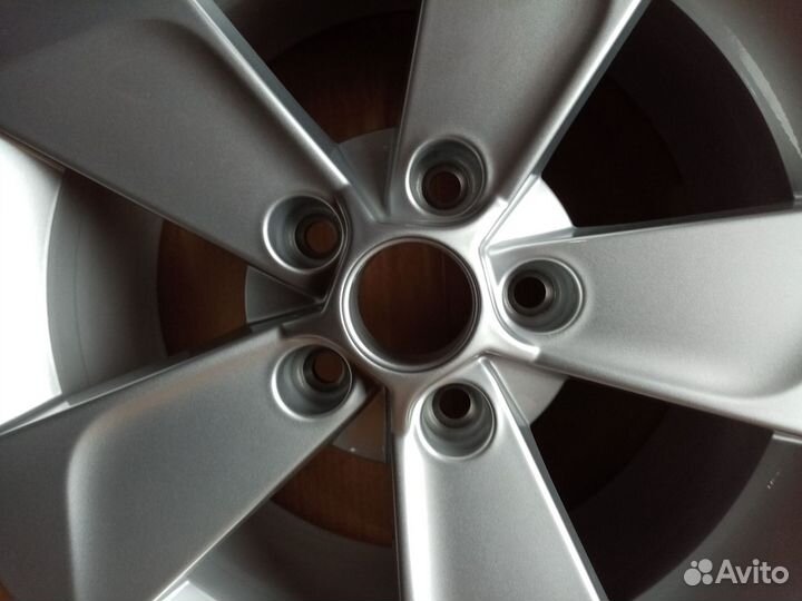 Диск R16 Skoda Yeti оригинал новый