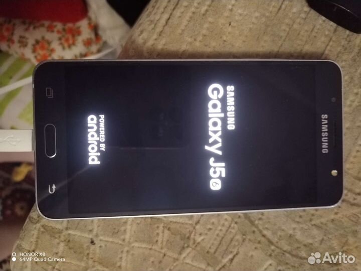 Телефон Samsung