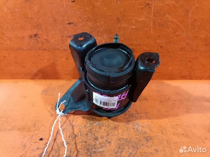 Подушка двс Toyota Noah AZR60G (Переднее Правое)