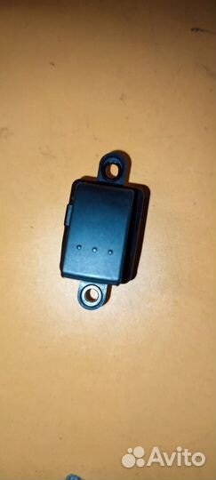 Кнопка стеклоподъемника передняя левая Mazda