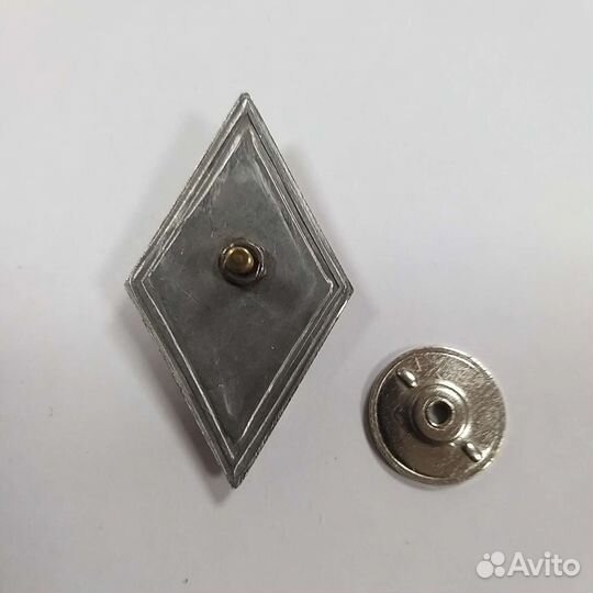 Ромб за окончание лвика