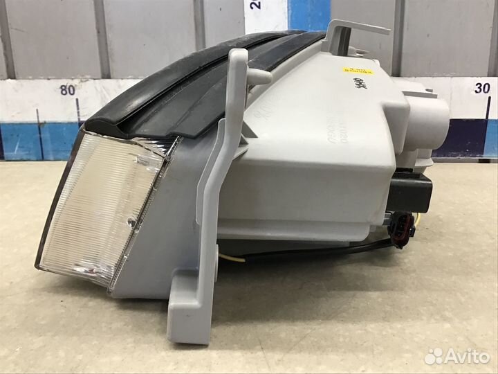 Фара правая Kia Spectra 2001-2011