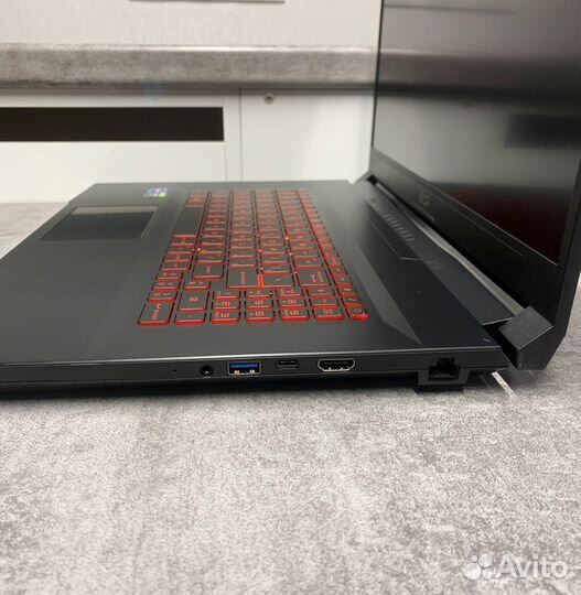 Игровой ноутбук MSI i5