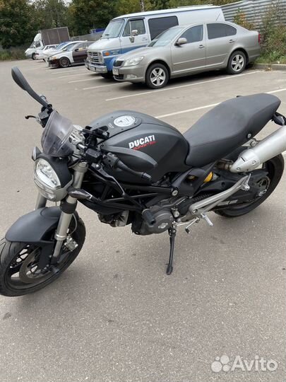 Ducati Monster 696